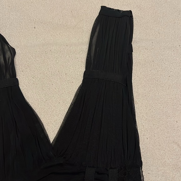 H & M Little Black Stretchy Lace Detail Dress sz 8 - Picture 6 of 8